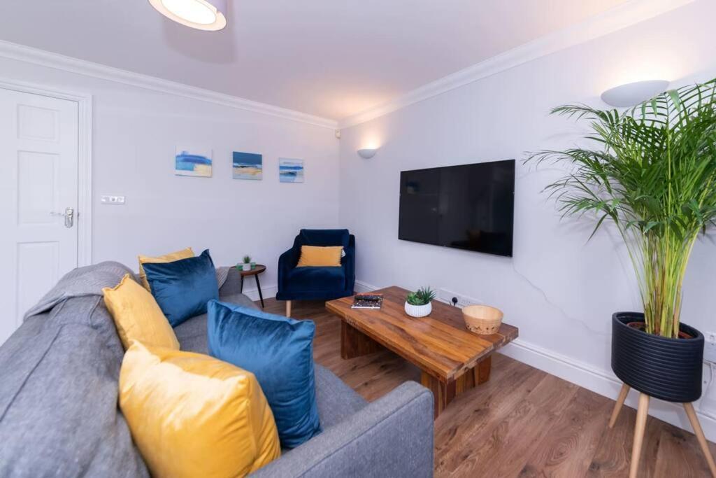 Ratby House - Spacious 3 Bed With Garden & Parking Earley Esterno foto